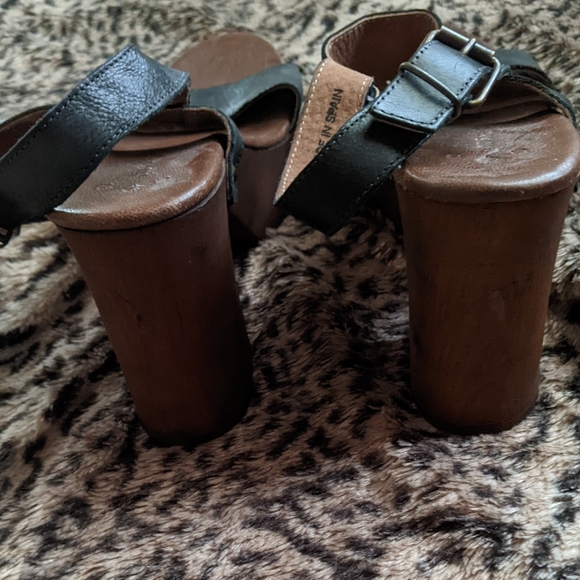 Heeled sandals - Picture 7 of 7